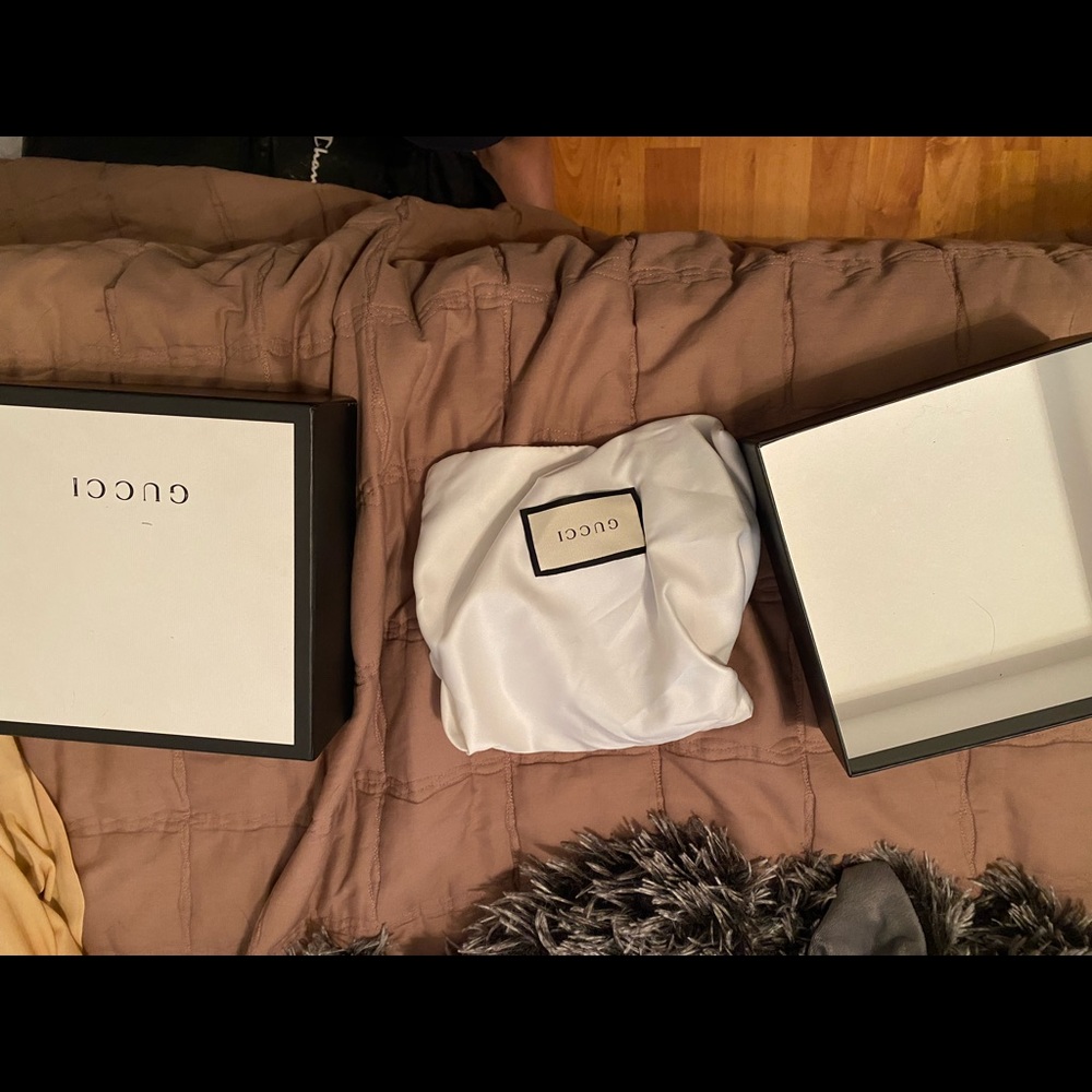 Gucci belt with box and bag. Worn very little still in great condition